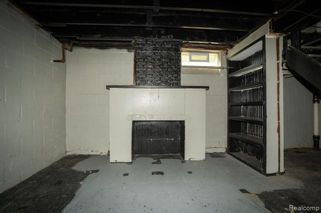 9637 Auburn Street, Detroit, MI 48228