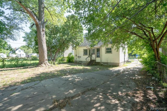 9637 Auburn Street, Detroit, MI 48228