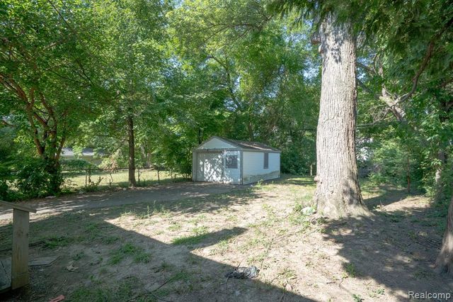9637 Auburn Street, Detroit, MI 48228