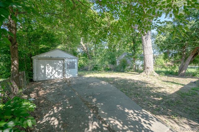 9637 Auburn Street, Detroit, MI 48228