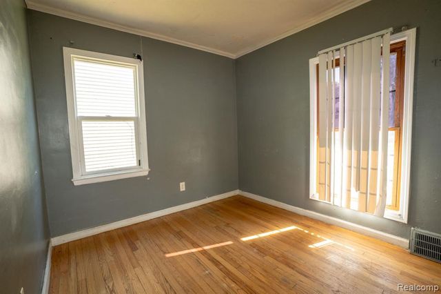 9637 Auburn Street, Detroit, MI 48228