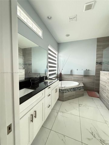 6215 NW West Deville Circle, Port St. Lucie, FL 34986