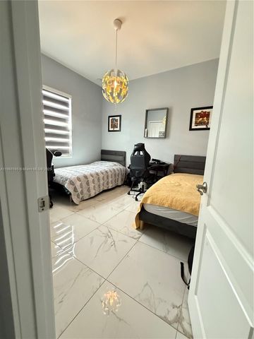 6215 NW West Deville Circle, Port St. Lucie, FL 34986