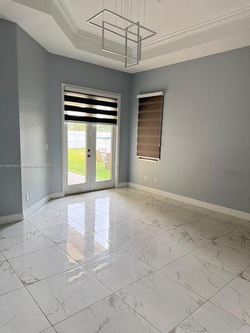 6215 NW West Deville Circle, Port St. Lucie, FL 34986