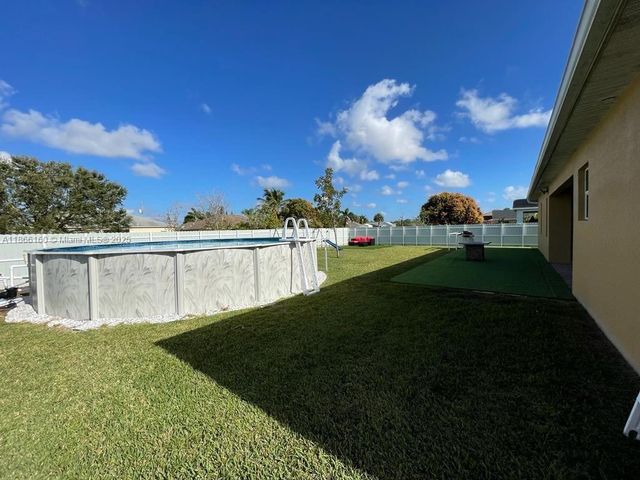 6215 NW West Deville Circle, Port St. Lucie, FL 34986