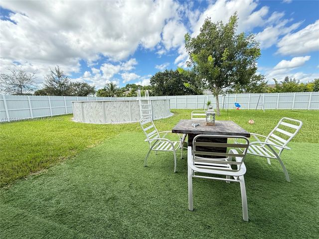 6215 NW West Deville Circle, Port St. Lucie, FL 34986