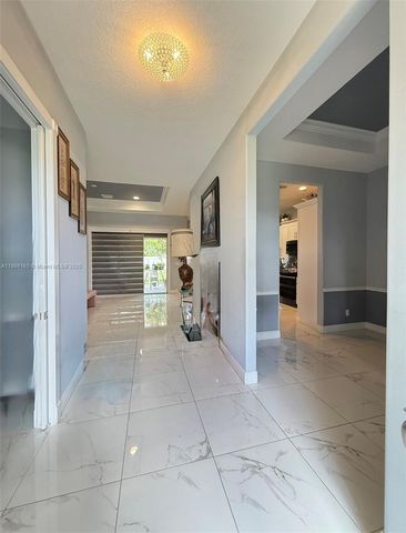 6215 NW West Deville Circle, Port St. Lucie, FL 34986