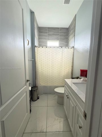 6215 NW West Deville Circle, Port St. Lucie, FL 34986