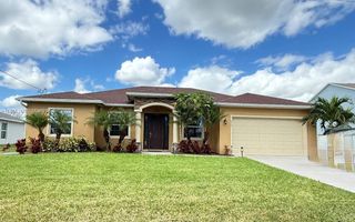 6215 NW West Deville Circle, Port St. Lucie, FL 34986