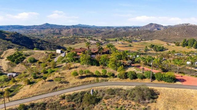 3592 Alta Loma Drive, Jamul, CA 91935