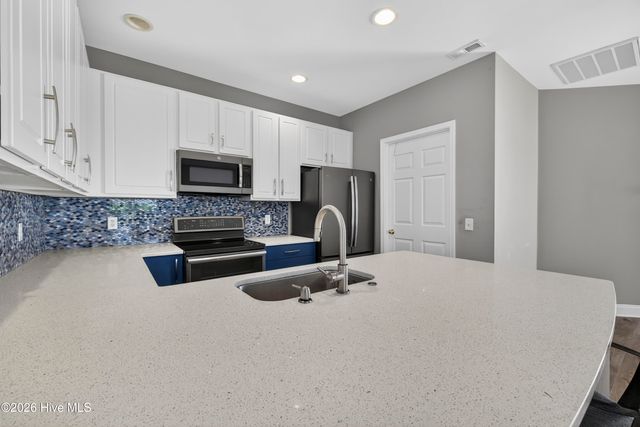 1521 Honeybee Lane, Wilmington, NC 28412