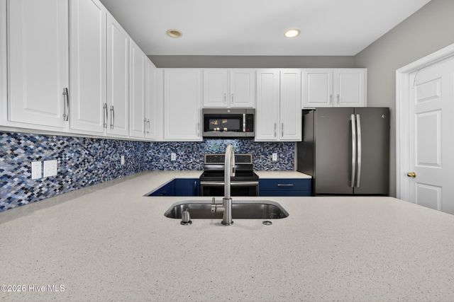 1521 Honeybee Lane, Wilmington, NC 28412