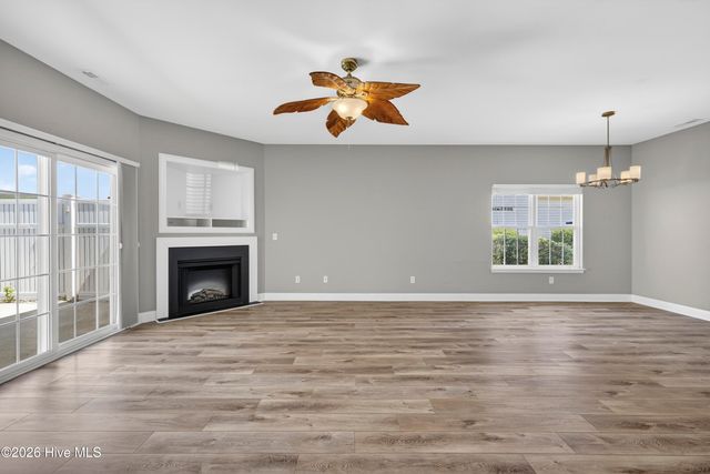 1521 Honeybee Lane, Wilmington, NC 28412