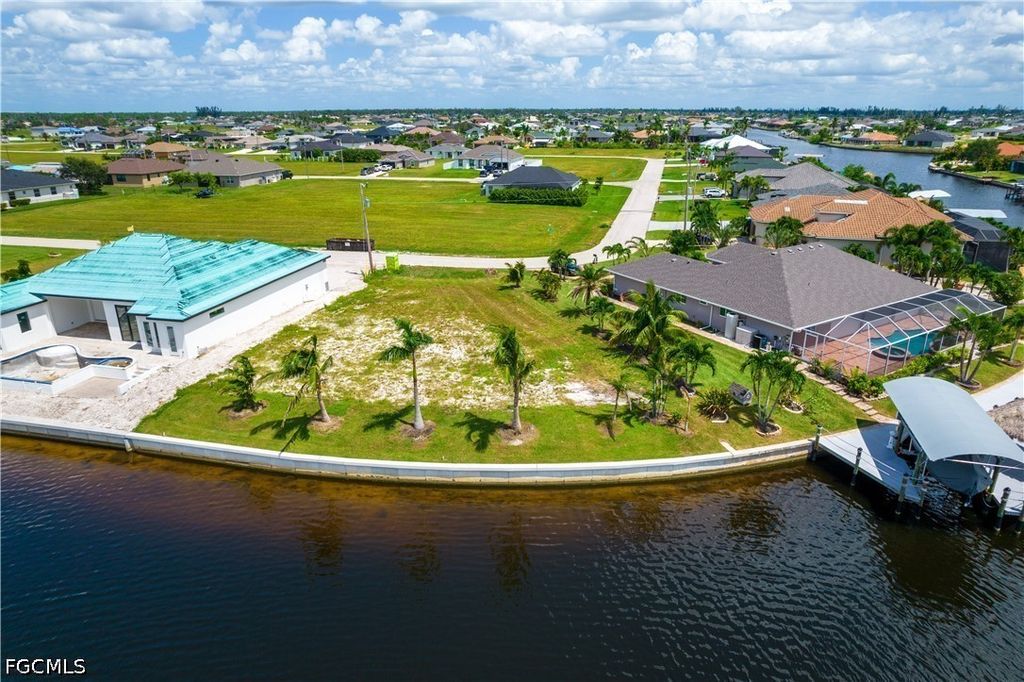 1414 NW 37th PL, Cape Coral, FL 33993