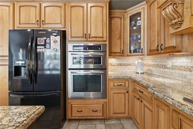 6691 Orangewood, Highland, CA 92346