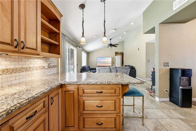 6691 Orangewood, Highland, CA 92346