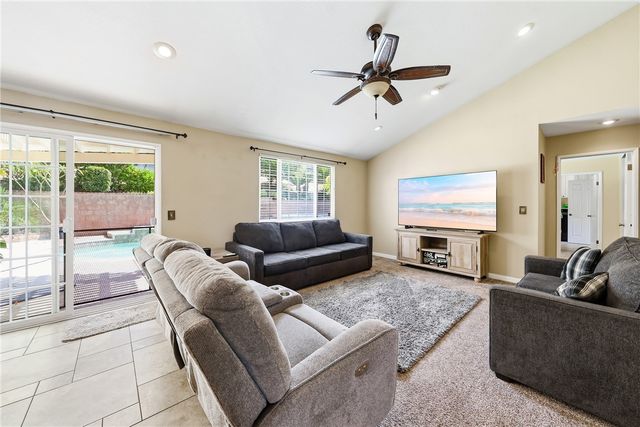 6691 Orangewood, Highland, CA 92346