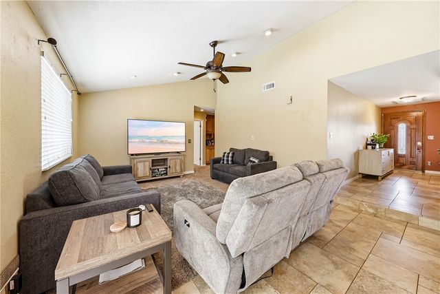 6691 Orangewood, Highland, CA 92346
