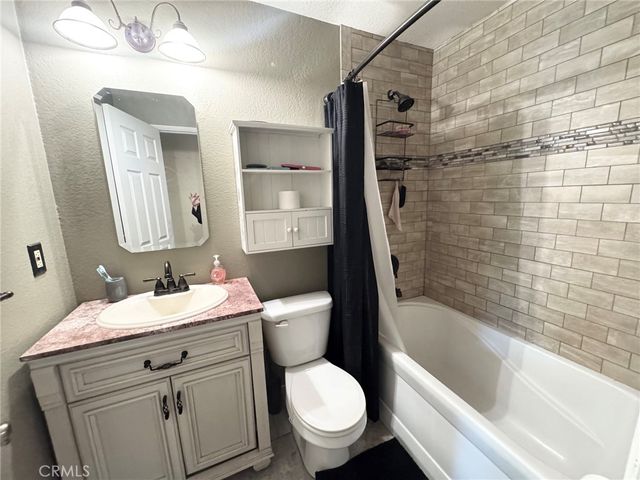 6691 Orangewood, Highland, CA 92346
