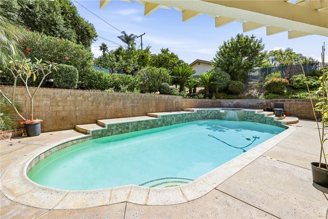 6691 Orangewood, Highland, CA 92346