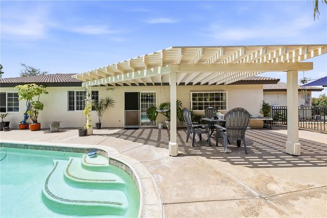 6691 Orangewood, Highland, CA 92346