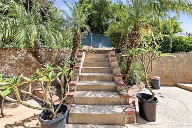 6691 Orangewood, Highland, CA 92346