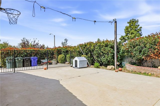 6691 Orangewood, Highland, CA 92346