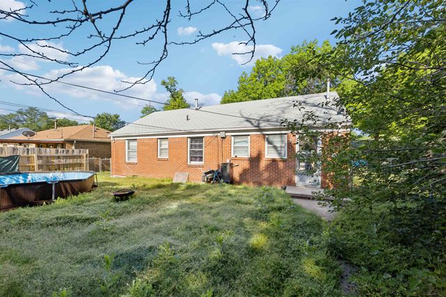 1602 N Terrace Dr, Wichita, KS 67208