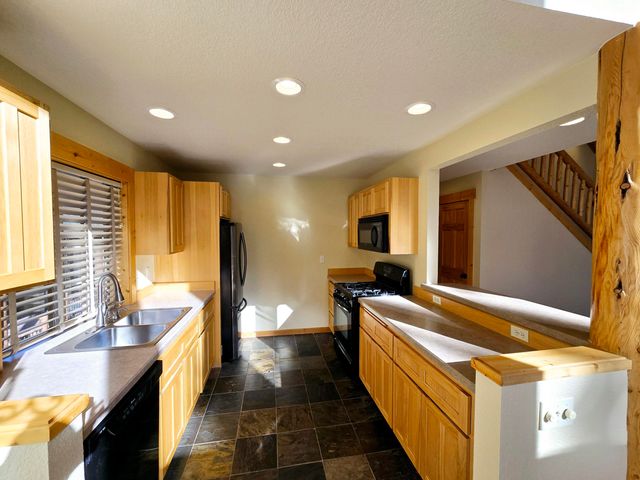 4656 Harrier Drive, Klamath Falls, OR 97601