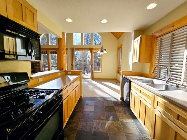 4656 Harrier Drive, Klamath Falls, OR 97601