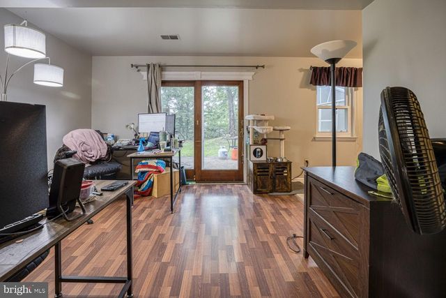 873 BLUE JAY RD, Harrisburg, PA 17111