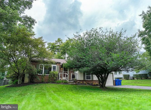 873 BLUE JAY RD, Harrisburg, PA 17111