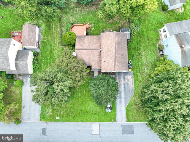 873 BLUE JAY RD, Harrisburg, PA 17111