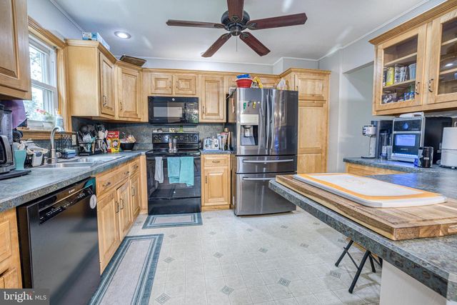 873 BLUE JAY RD, Harrisburg, PA 17111