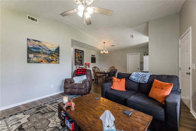 2156 Wood Tree Court, Siloam Springs, AR 72761