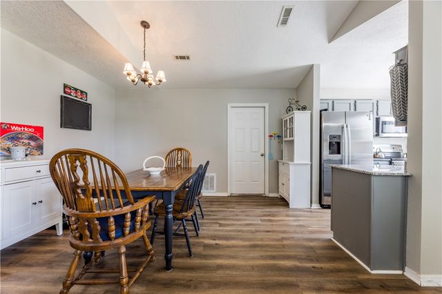 2156 Wood Tree Court, Siloam Springs, AR 72761