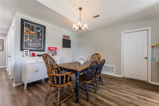 2156 Wood Tree Court, Siloam Springs, AR 72761