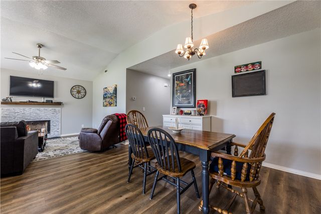 2156 Wood Tree Court, Siloam Springs, AR 72761