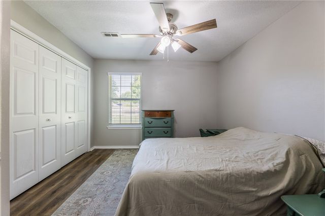 2156 Wood Tree Court, Siloam Springs, AR 72761