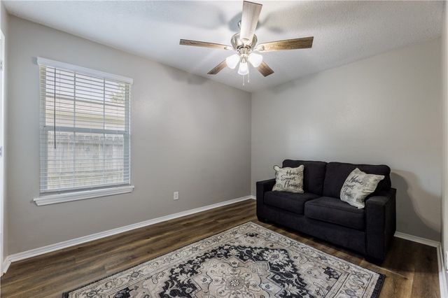 2156 Wood Tree Court, Siloam Springs, AR 72761
