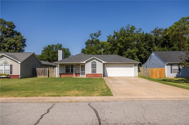 2156 Wood Tree Court, Siloam Springs, AR 72761