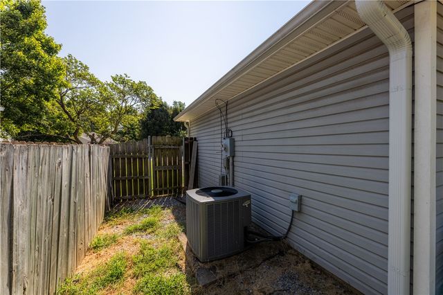 2156 Wood Tree Court, Siloam Springs, AR 72761