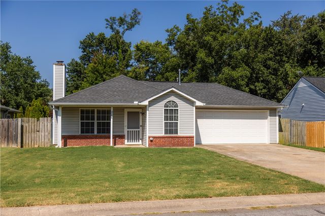 2156 Wood Tree Court, Siloam Springs, AR 72761