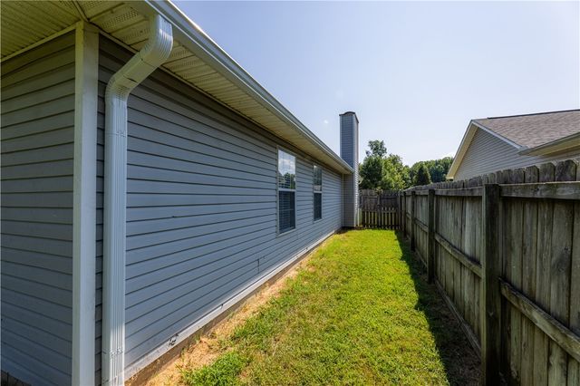 2156 Wood Tree Court, Siloam Springs, AR 72761