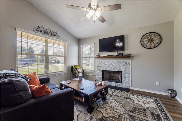 2156 Wood Tree Court, Siloam Springs, AR 72761
