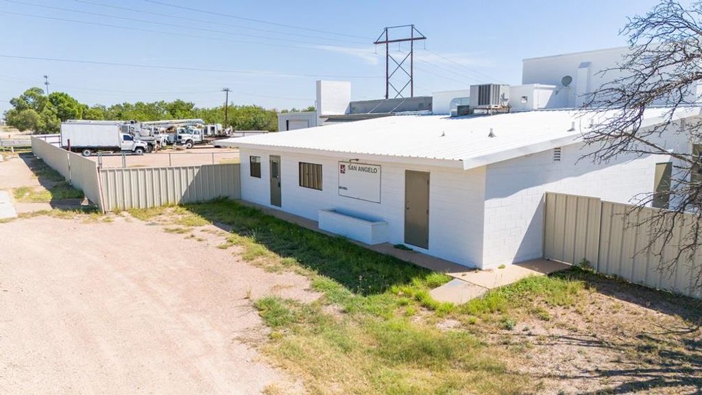Image 1 of property listing at 620 S Bell Street, San Angelo, TX 76903