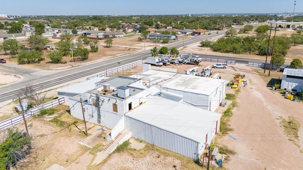 Image 21 of property listing at 620 S Bell Street, San Angelo, TX 76903