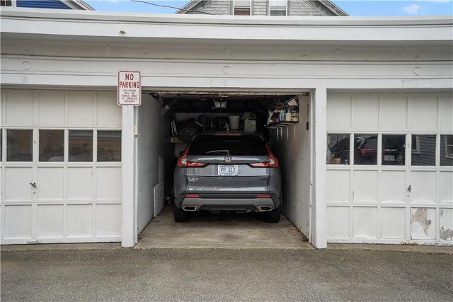 35 Pelham Street PHE, Newport, RI 02840