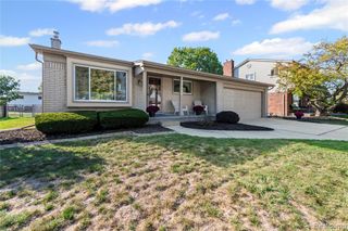 21230 Mayfair Street, Woodhaven, MI 48183