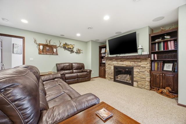4724 Lavonne Court S, Fargo, ND 58104